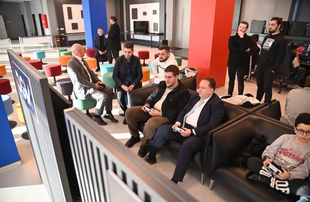  7’den 70’e toplumun tüm kesimleriyle bir araya gelen Karesi Belediye