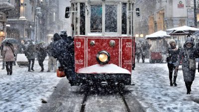 İstanbul Büyükşehir Belediyesi (İBB) Afet Koordinasyon Merkezi (AKOM) yaptığı açıklamada,