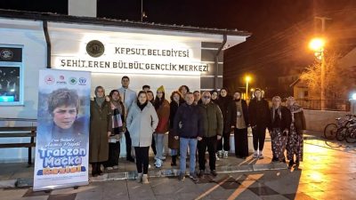 Kepsut’ta Şehit Eren Bülbül adına kurulan Gençlik Merkezi’ndeki öğrenciler, Eren