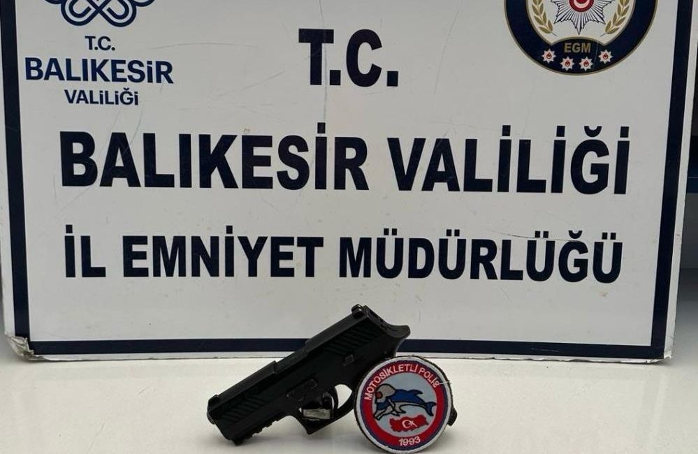 Balıkesir’de Asayiş Şube Motosikletli Polis Timleri 2 şahsa ait araç