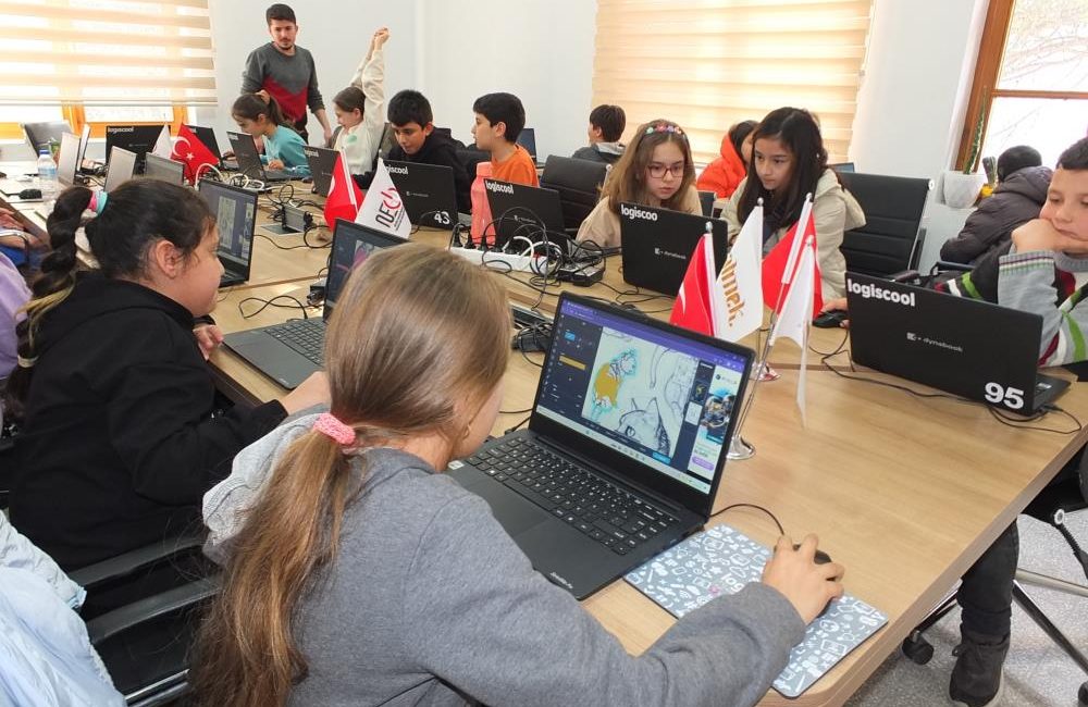 Burhaniye ilçesinde, yarı yıl tatiline giren öğrenciler, Balıkesir Büyükşehir Belediyesinin