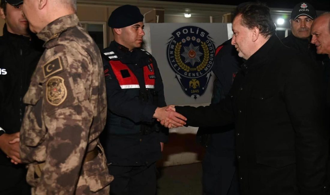 Karesi Belediye Başkanı Dinçer Orkan, yeni yıl gecesi görev yapan