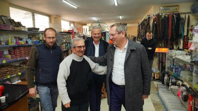 Ayvalık Belediye Başkanı, Altınova’da esnaf ve vatandaşları ziyaret ederek istek