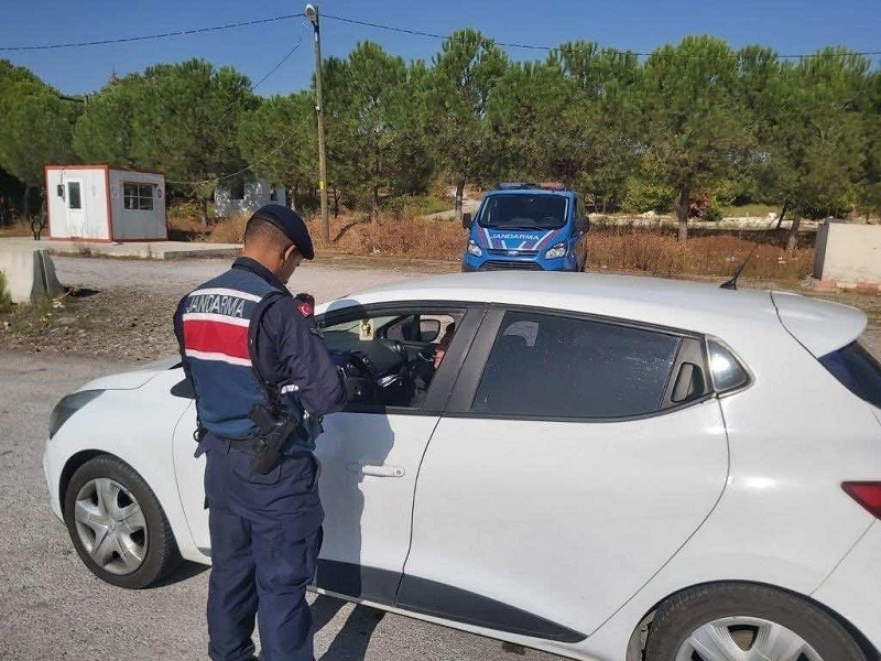 Balıkesir İl Jandarma Komutanlığı tarafından yapılan kolluk faaliyetleri kapsamında arama