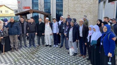 Manyas’ta kutsal topraklara giden vatandaşlar, ilahiler ve dualar eşliğinde uğurlandı.Manyas’tan