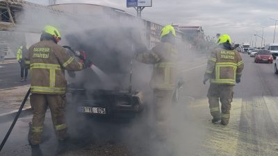 Bandırma’da bir otomobilde çıkan yangın itfaiye tarafından söndürüldü. Bandırma 600