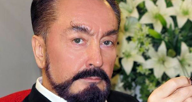 Adnan Oktar’ın hakim karşısına çıkacağı tarih belli oldu Silahlı suç örgütü yöneticisi olan ve cezaevinde bulunan Adnan Oktar’ın,