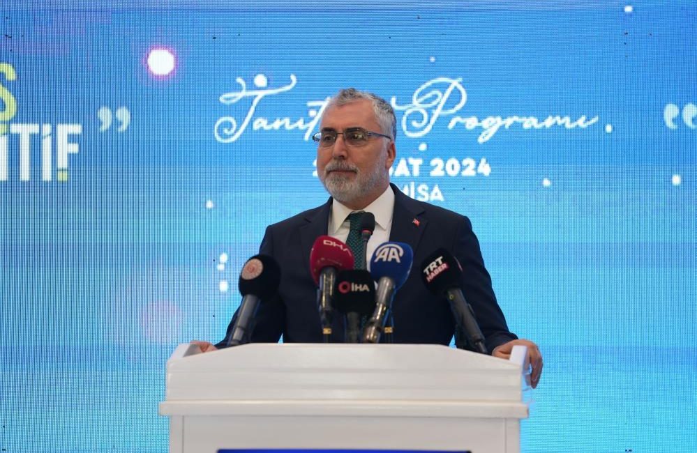Bakan Işıkhan: “2002 yılından bu yana en yüksek istihdam oranları bekleniyor” Manisa’da düzenlenen “İş-Pozitif” Kadın İstihdamı Projesi Bölge Toplantısına katılan Çalışma