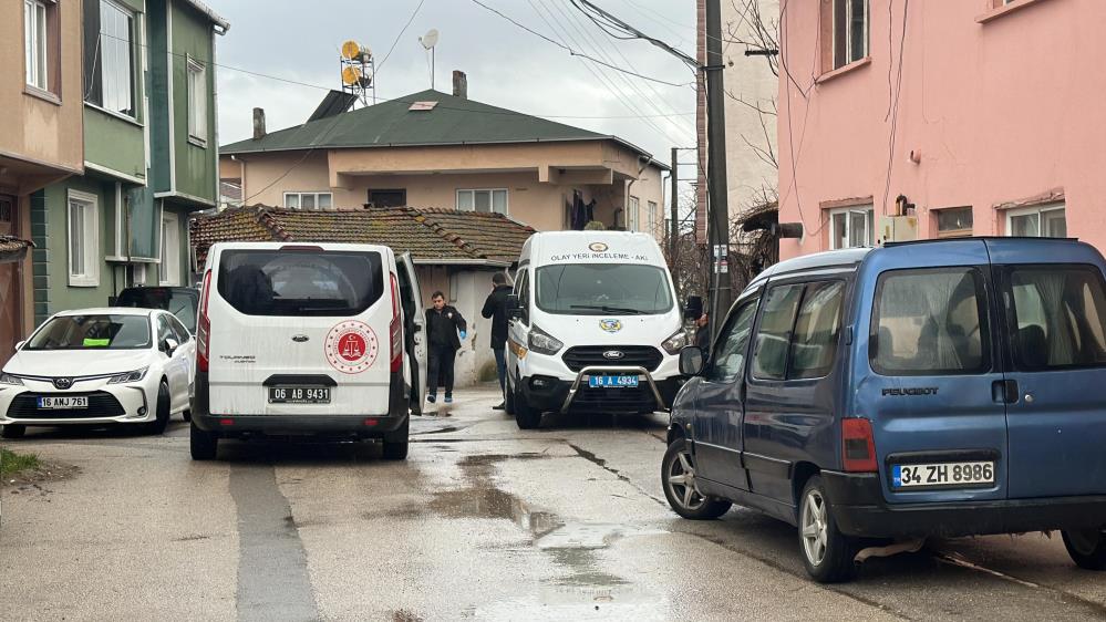 Bursa’da yaşlı çift, sobadan sızan karbonmonoksit gazından zehirlenerek hayatını kaybetti.Olay,