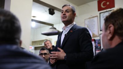 Balıkesir Büyükşehir Belediye Başkan Adayı Ahmet Akın, Balıkesir’de toplu taşımaya