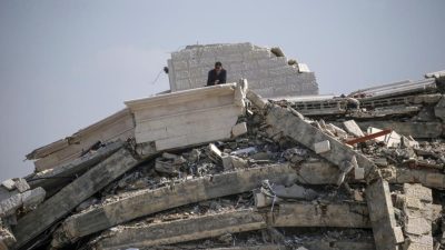 İsrail’in Gazze Şeridi’ne yönelik saldırılarında hayatını kaybeden Filistinlilerin sayısı 30