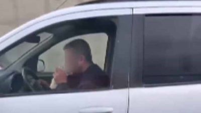 İzmir’de araç sürdüğü esnada uçucu madde çeken bir sürücü, yoldaki