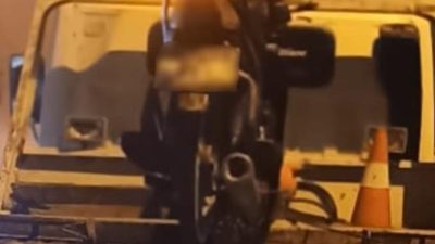 Eskişehir’de bir parkta kendisine ait olmayan motosikletle drift atan ehliyetsiz