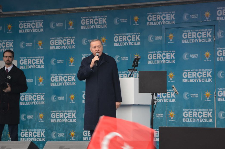 Cumhurbaşkanı Recep Tayyip Erdoğan, 31 Mart seçimleri için seçmenin karşısına
