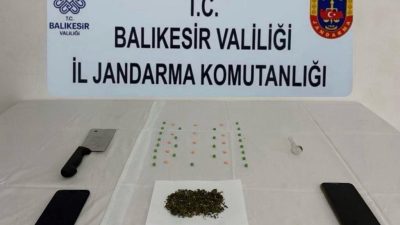 Gönen’de uyuşturucu tacirlerine yönelik operasyonda 3 kişi gözaltına alındı.Balıkesir İl