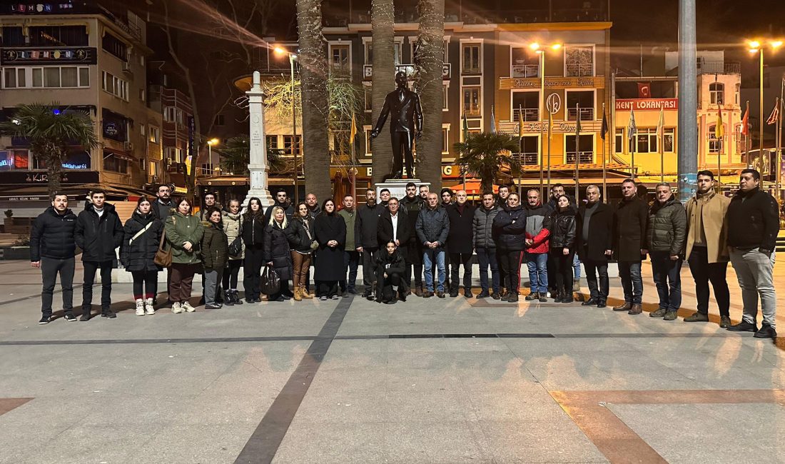6 Şubat’ta hayatını kaybedenler Bandırma’da anıldı CHP Bandırma İlçe Örgütü, 6 Şubat Depremi nedeniyle hayatını kaybedenleri
