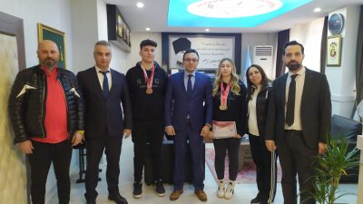 Bandırma İlçe Milli Eğitim Müdürü Mutlu Aslan, turnuvalarda dereceye giren