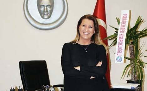 Erdek’te dengeler değişti: Özlem Sarı İYİ’lerin adayı oldu CHP’den istifa eden Mimar Özlem Sarı İYİ Parti Erdek Belediye