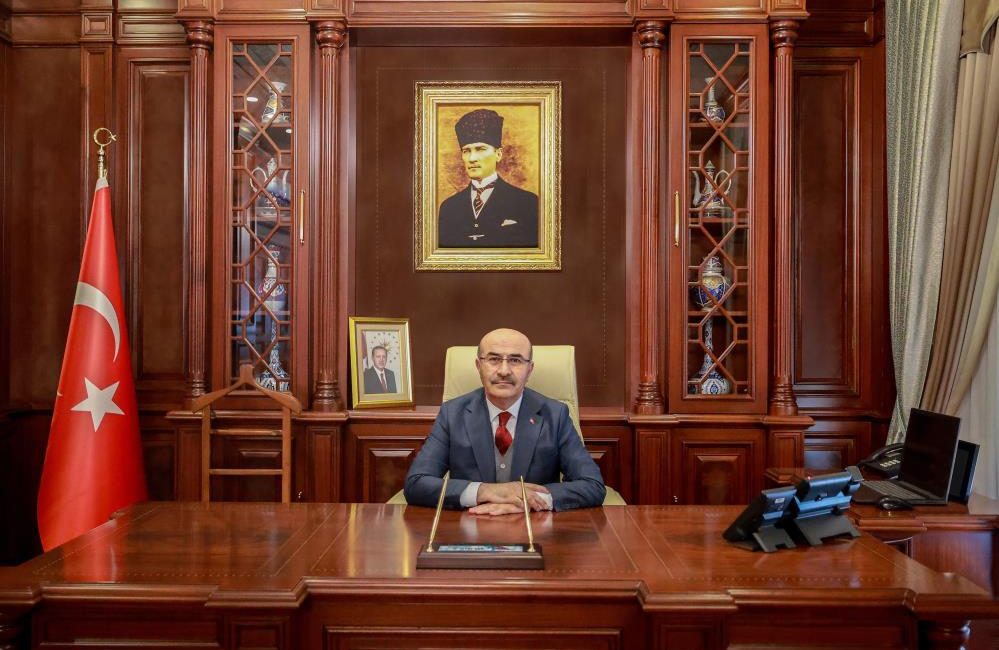 Bursa Valisi Mahmut Demirtaş, Marmara Denizi’nde batan kargo gemisi ile