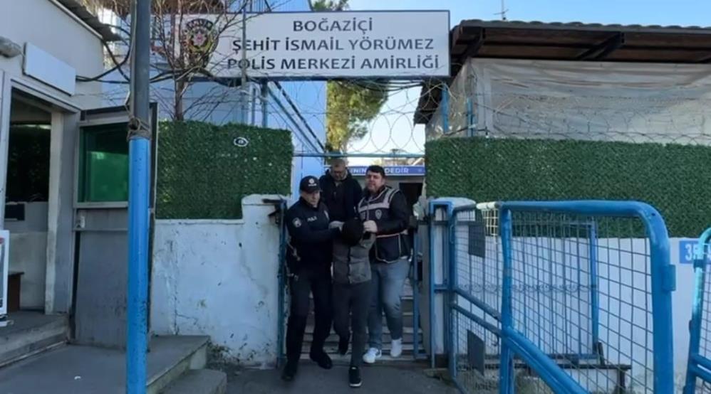 İzmir’in Konak ilçesinde, kendisine el atan yolcuya “Aracımı kapattım” diyen