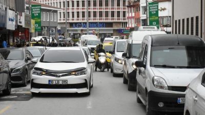 Balıkesir’de ocak ayında trafiğe kayıtlı araç sayısı artarak 590 bin