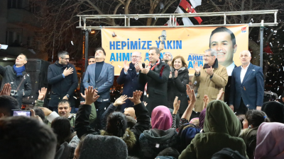 Balıkesir Büyükşehir Belediye Başkan Adayı Ahmet Akın, Gündoğan Mahallesi’nde coşku