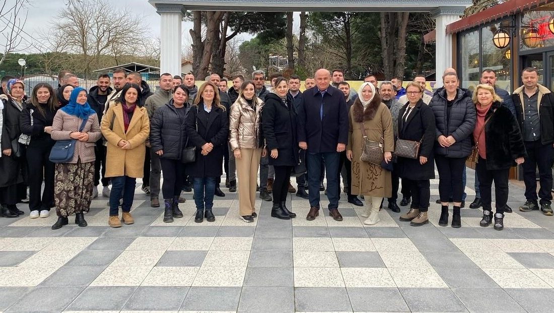 AK Parti’nin Erdek adayından birlik beraberlik mesajı AK Parti Erdek Adayı Turan Gün ve Cumhur İttifakı bileşenleri
