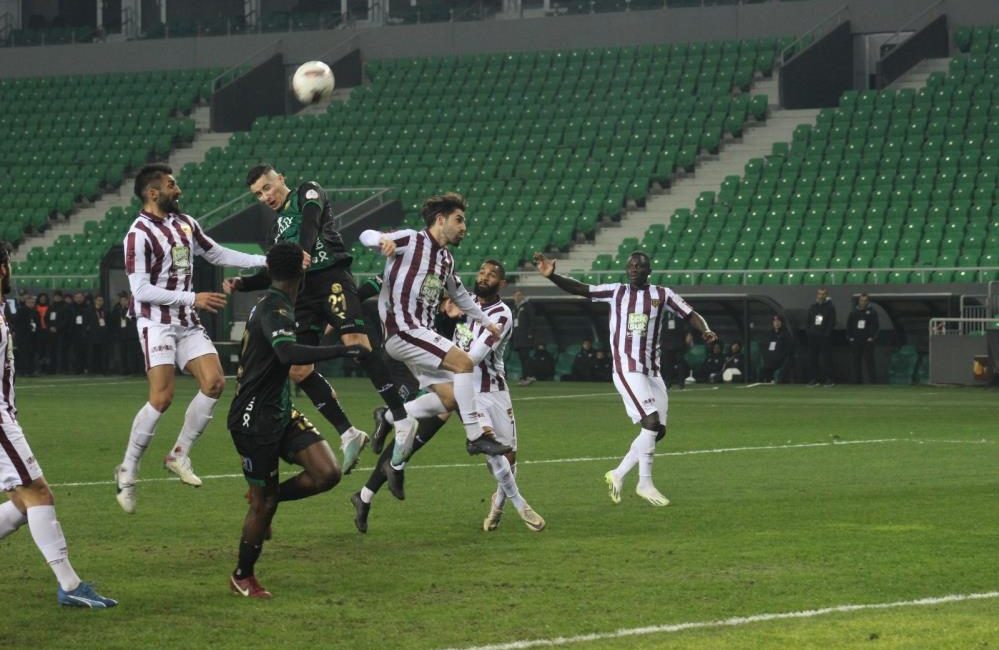 Trendyol 1. Lig’in 21. haftasında Sakaryaspor, sahasında karşılaştığı Bandırmaspor’u 1-0