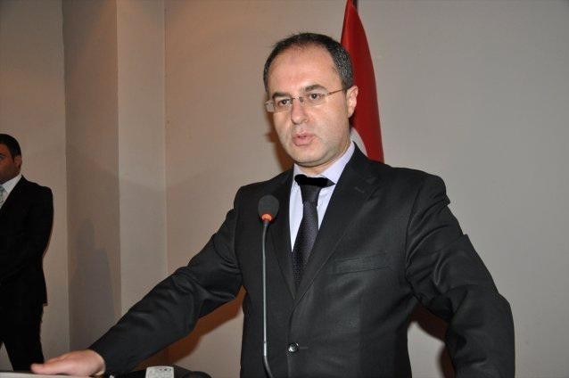 Karayılan’dan “Değerli Konut Vergisi” uyarısı Antalya Vergi Dairesi Başkanı İlhan Karayılan, konut vergisi mükelleflerinin Türkiye