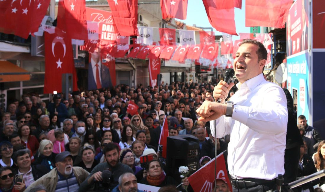 Balıkesir Büyükşehir Belediye Başkan Adayı Ahmet Akın, Ayvalık’ta büyük coşkuyla