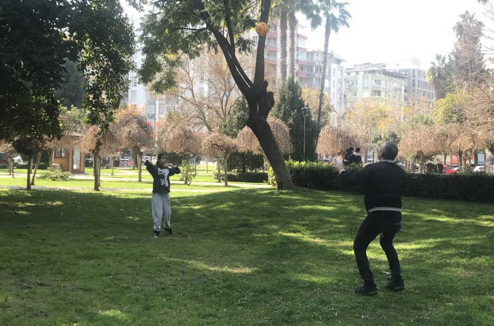 Adana’da Şubat ayında termometreler 21 dereceyi gösterdi. Kış ortasında kentte
