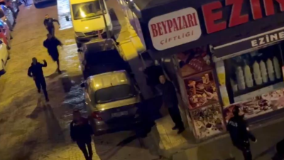 İstanbul Bahçelievler’de alkollü iddia edilen silahlı iki şahıs arasında kavga