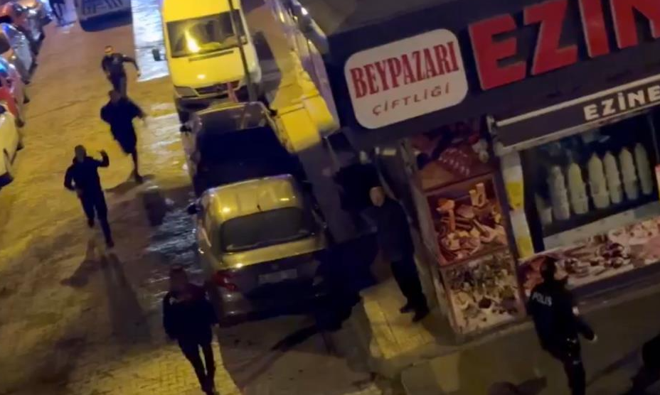 İstanbul Bahçelievler’de alkollü iddia edilen silahlı iki şahıs arasında kavga