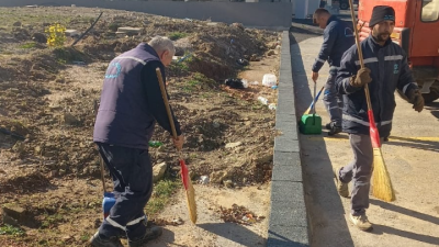 Altıeylül’de ilçe genelinde belediyeye bağlı Temizlik İşleri Müdürlüğü ekipleri tarafından