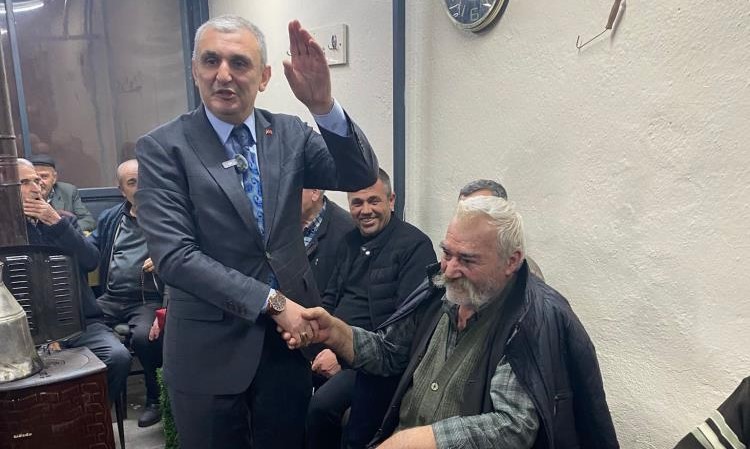 Arıcan kırsalda seçim çalışmalarına devam ediyor Balıkesir’de Altıeylül Belediye Başkanlığı için adaylığının açıklanmasıyla vatandaşlarla buluşan Hakan