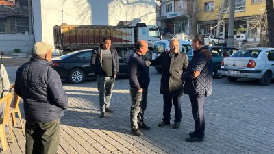 Burhaniye’de “Yeşilli Meydan Düzenlemesi” çalışmalarını ziyaret eden Belediye Başkanı İsmail