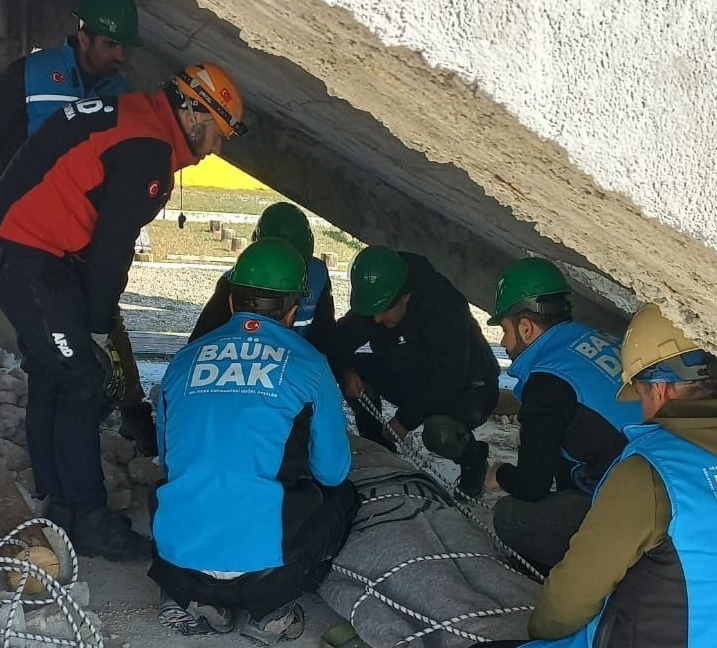 BAÜN “Doğal Afetler Arama Kurtarma” eğitimi tamamladı BAÜNDAK Ekibi, doğal afetler, diğer arama ve kurtarma operasyonları ile