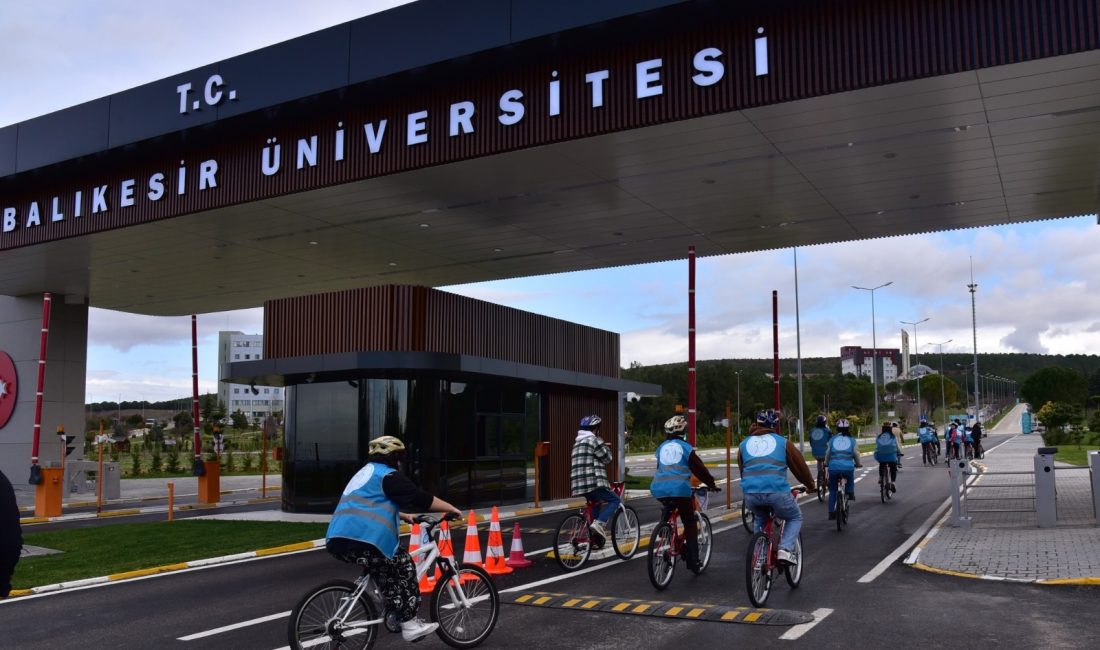 BAÜN’de Bisiklet Topluluğu pedalları yerleşkeye çevirdi BAÜN’de düzenlenen “Bisiklet Hareketliliğine Sen De Katıl” etkinliğinde öğrencilerle bir