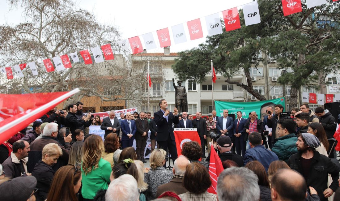 Burhaniye halkının sevgiyle kucakladığı Balıkesir Büyükşehir Belediye Başkan Adayı Ahmet