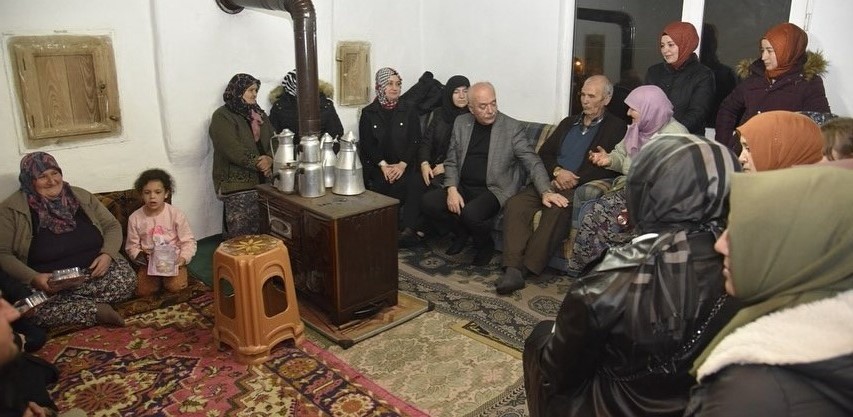 Bahçavan saha çalışmalarına devam ediyor Dursunbey Belediye Başkanı Ramazan Bahçavan, Şenköy ve Reşadiye Mahallelerini ziyaret