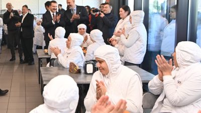 Balıkesir Büyükşehir Belediye Başkanı Yücel Yılmaz, şubeleşme konusunda büyük adımlar