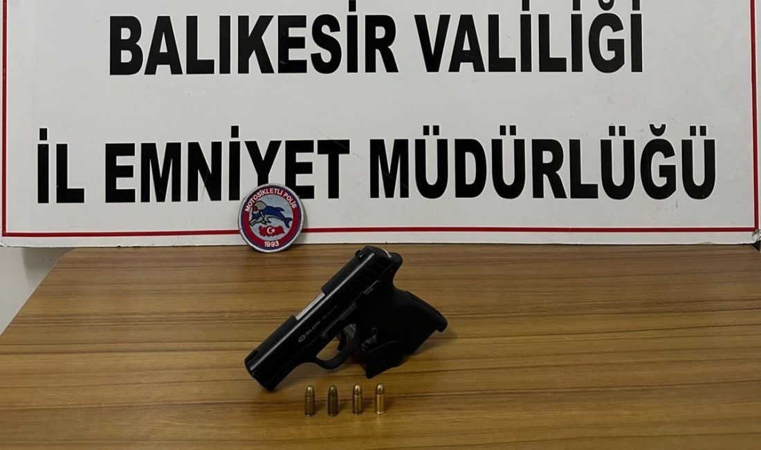 Balıkesir’de 2 hırsızlık olayı çözüme kavuştu Balıkesir’de şüphelilere yönelik yapılan uygulamada 4 şahıs yakalanarak cezaevine teslim