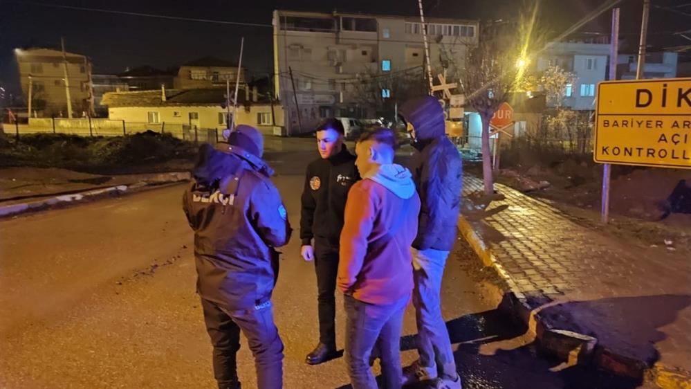 Balıkesir’de Emniyet ve jandarmadan denetim Balıkesir’de emniyet birimleri ve jandarma ekipleri, asayiş, trafik ve huzur