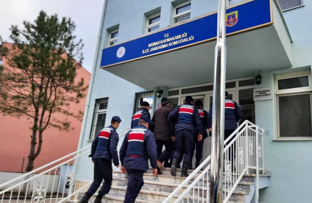Balıkesir’de FETÖ/PDY operasyonunda 4 kişi yakalandı Balıkesir’de jandarma ekipleri, FETÖ/PDY Silahlı Terör Örgütü ilişkisi bulunduğu tespit