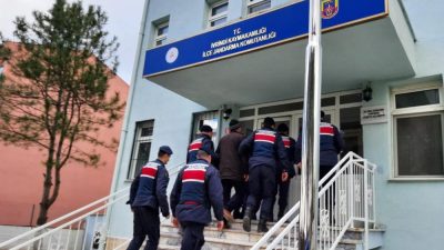 Balıkesir’de jandarma ekipleri, FETÖ/PDY Silahlı Terör Örgütü ilişkisi bulunduğu tespit