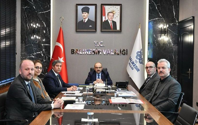 Vali Ustaoğlu’nun başkanlığında, İl Milli Eğitim Müdürlüğü’nün yatırımları ve yürüttüğü