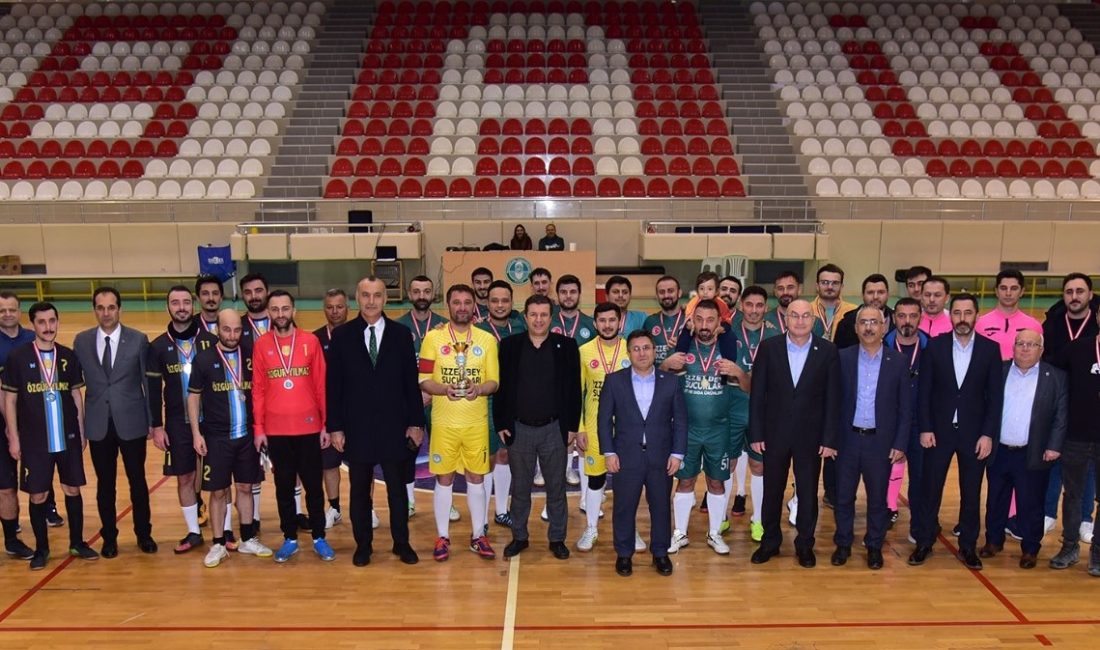 Balıkesir’de Rektörlük Futsal Kupası sahibini buldu Balıkesir Üniversitesi tarafından düzenlenen Rektörlük Personel Futsal Turnuvası’nın galibi “BAÜN