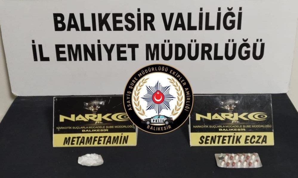 Balıkesir’in merkez Altıeylül ve Karesi ilçelerinde polis ekiplerinin şüpheli şahıs