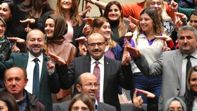 Balıkesir Eğitim Akademisi altında öğretmenler için eğitim programlarını kapsayan “Öğretmen