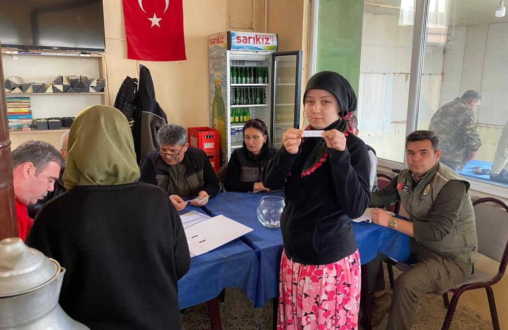 Balıkesir’de orman köylüleri için destek kredisi kuraları çekildi Balıkesir Orman Bölge Müdürlüğü tarafından Bigadiç’te Orman ve Köy İlişkileri